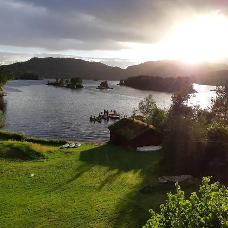 Teigen Leirstad, Feriehus Og Hytter Eikefjord エクステリア 写真