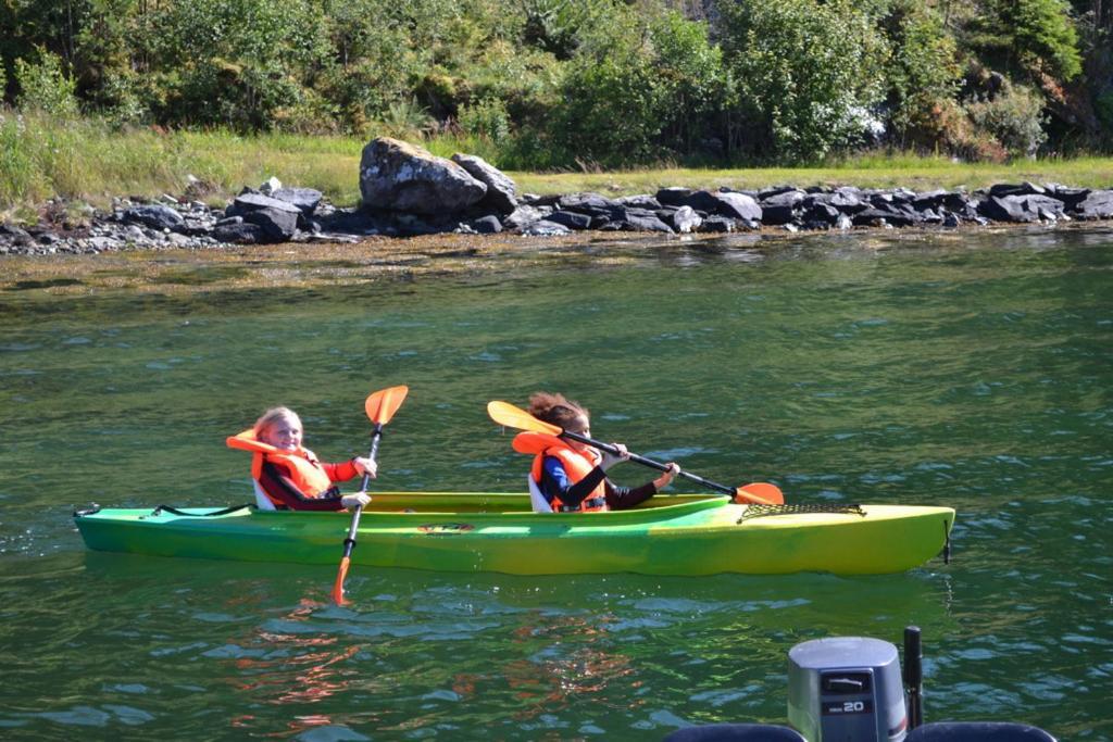 Teigen Leirstad, Feriehus Og Hytter Eikefjord エクステリア 写真