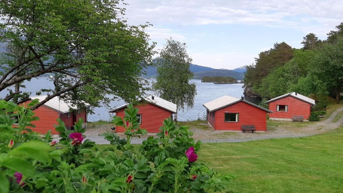 Teigen Leirstad, Feriehus Og Hytter Eikefjord エクステリア 写真