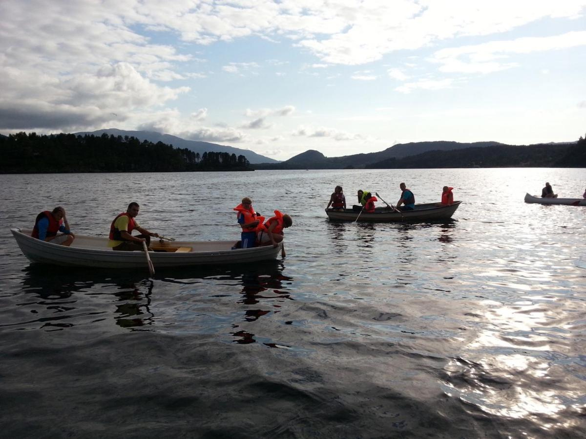 Teigen Leirstad, Feriehus Og Hytter Eikefjord エクステリア 写真