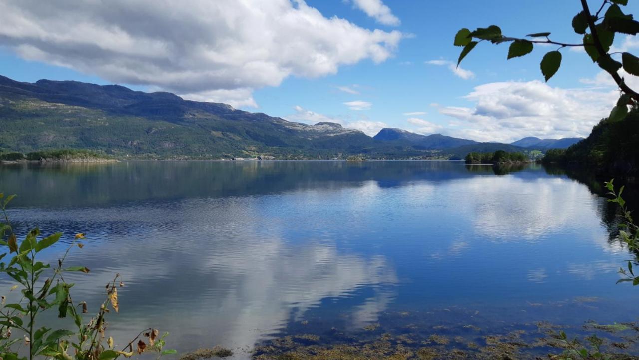 Teigen Leirstad, Feriehus Og Hytter Eikefjord エクステリア 写真